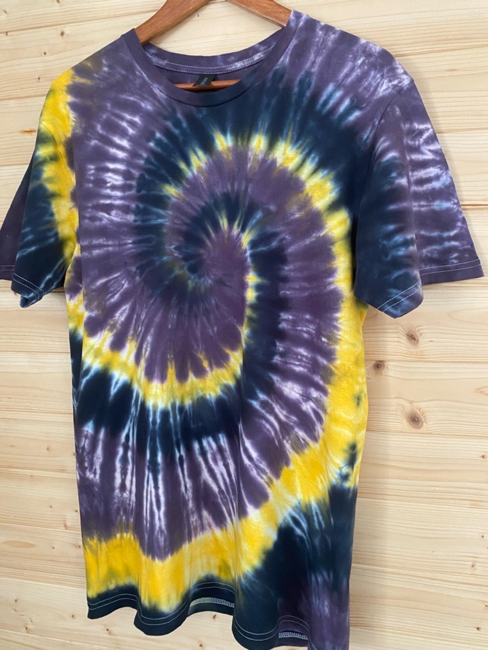 GILDAN SoftStyle Tie Dye Tee Size Medium Boho Festival Casual Unisex T-Shirt - Picture 4 of 11